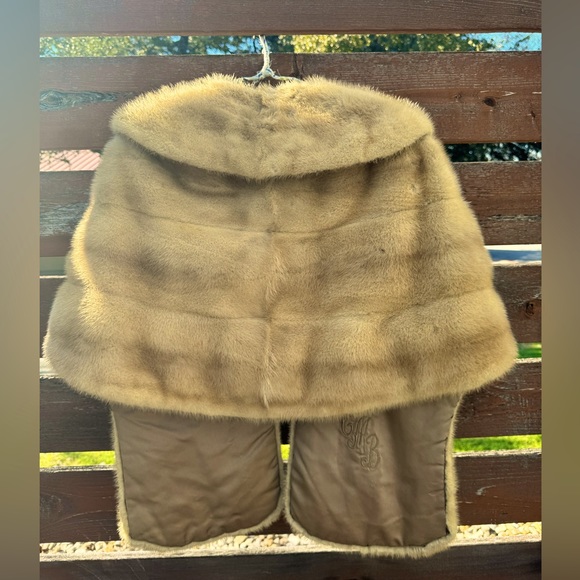 Vintage real fur stole with collar and pockets - Picture 2 of 5